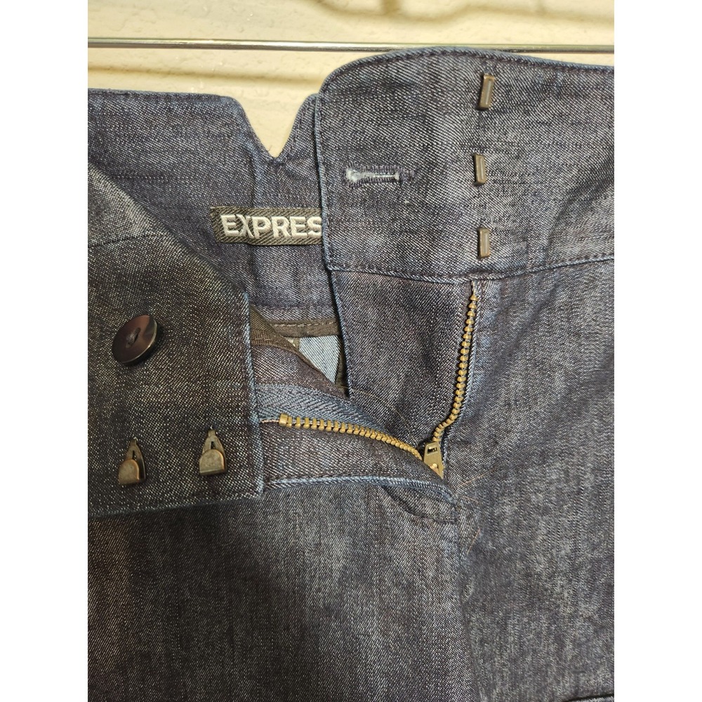 Express Womens Dark Rinse Denim Trouser Shorts Cuffed Pockets Mid-Rise Sz 6x4.5" - Picture 2 of 9
